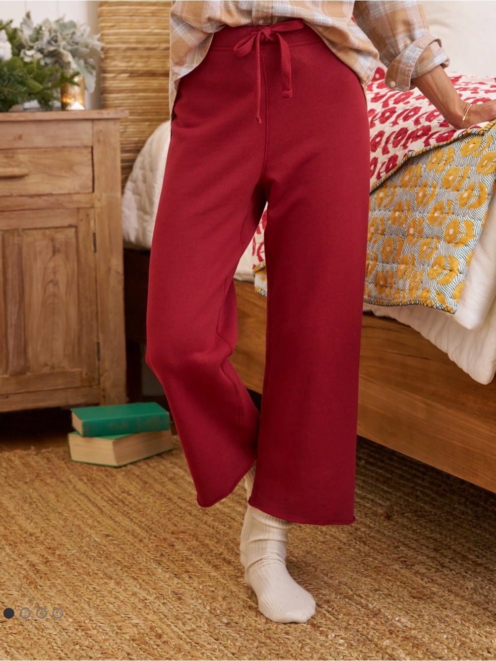 Frank & Eileen Catherine 24” Cropped Sweatpants in Red